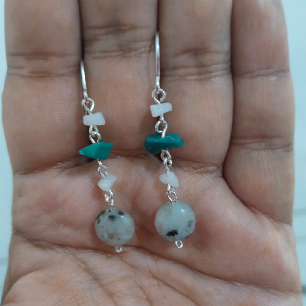 Gracious Snow Earrings