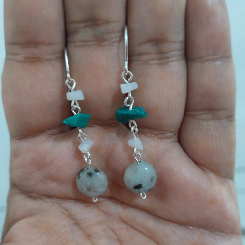 Gracious Snow Earrings